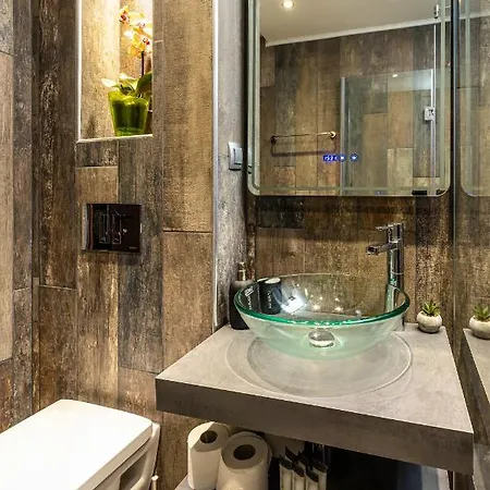 Daire Modern 1bd Flat With A Parking Near The Centre By Flat Mаnager